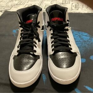 Nike Jordan Jump Black and White Sneakers Sleek Design…NEW